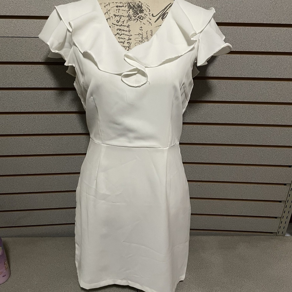 TCEC Dress White Ruffle Neckline Fitted Short Formal Party Business Size Medium